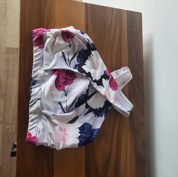 Sports top - Picture 3 of 4